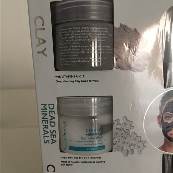 **SOLD**Gel Face Mask Trio With Applicator - Picture 2 of 11